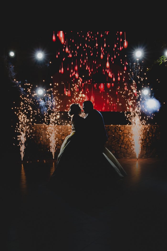 Recién casados bailando el vals