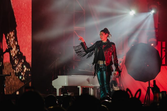 Ashley de Ha Ash durante concierto en Expo Forum